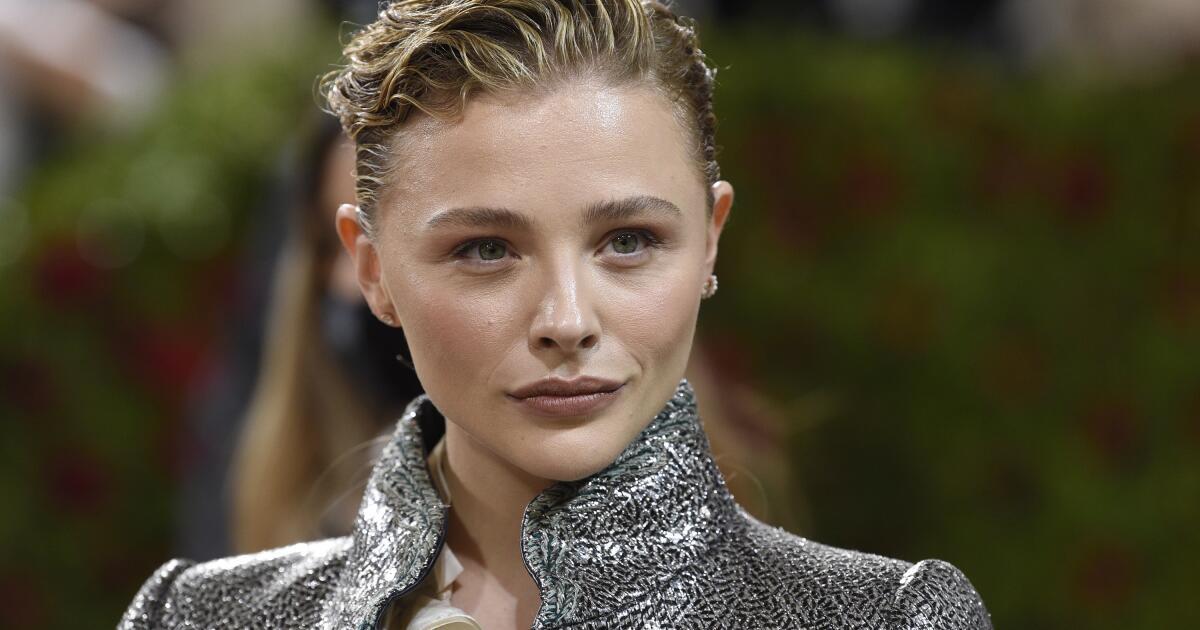 Chloë Grace Moretz marries longtime girlfriend Kate Harrison Chloë Grace Moretz marries longtime girlfriend Kate Harrison