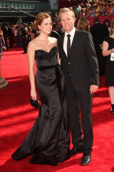 Actress Jenna Fischer and Lee Kirk arrive at the 61st Primetime Emmy Awards held at the Nokia Theatre on September 20, 2009 in Los Angeles, California.