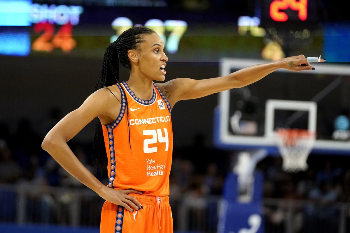Chicago Sky defeat Connecticut Sun in Game 3, lead WNBA playoff