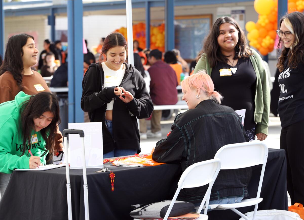 Costa Mesa teen conference helps families communicate, highlights red flags of  teen dating violence - Los Angeles Times