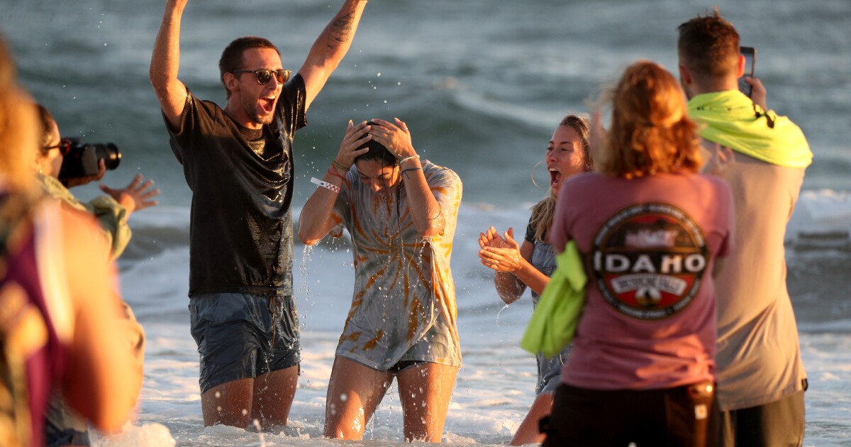 In Huntington Beach A Church Revival At The Ocean S Edge Los Angeles Times December 7, 2022 Huntington Beach Holiday