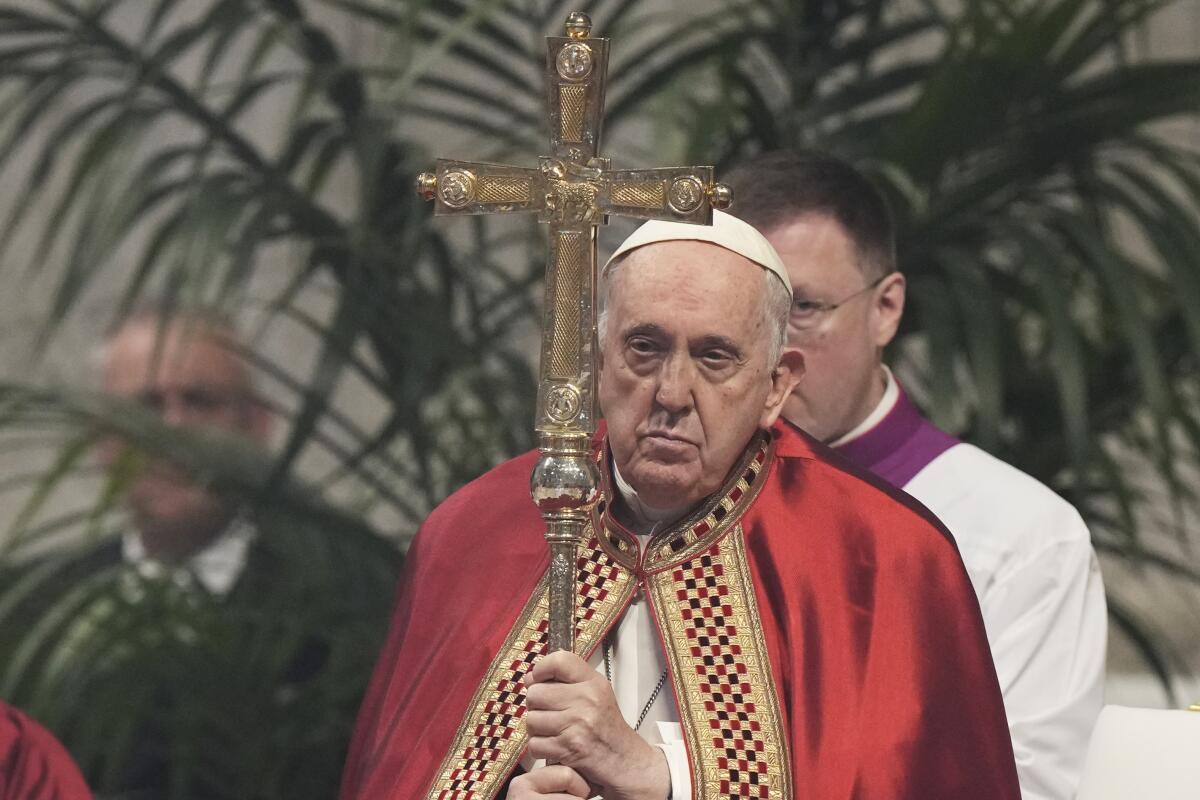 ARCHIVO - El papa Francisco preside una misa en el día de San Pedro y San Pablo en la Basílica 