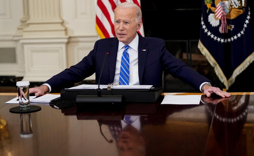 Biden ordena tratar como delito el acoso sexual en las Fuerzas Armadas
