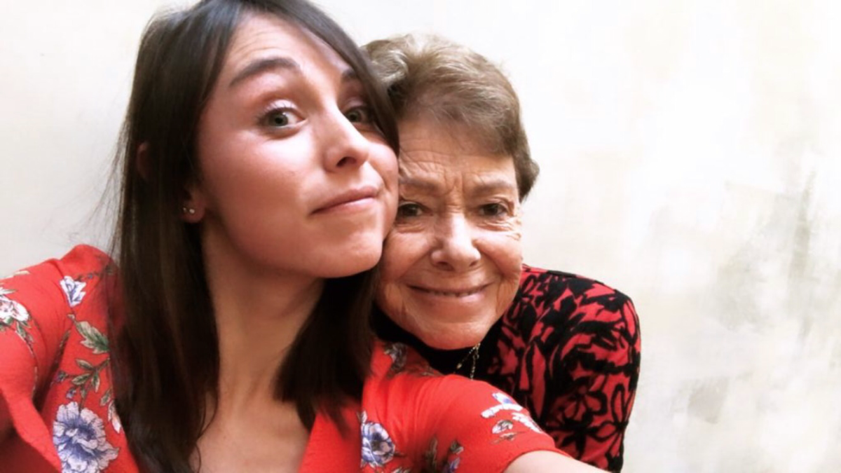 Fernanda Hinojosa en una foto con su tía María del Pilar Sabút Arangüena.