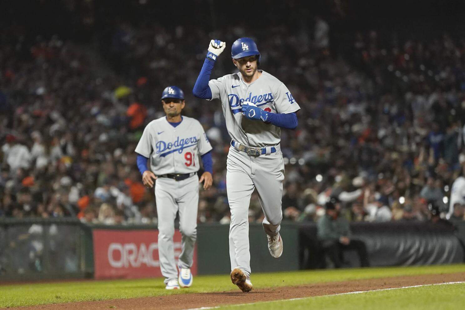 Freeman has 3 hits to lead Dodgers to 8-2 victory