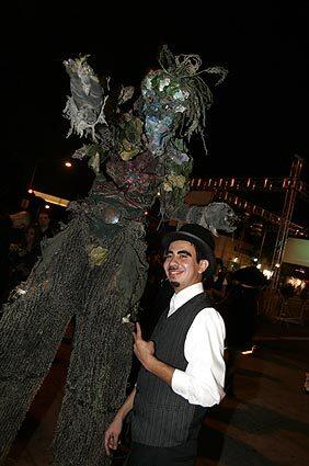 Hollywood Halloween Tree