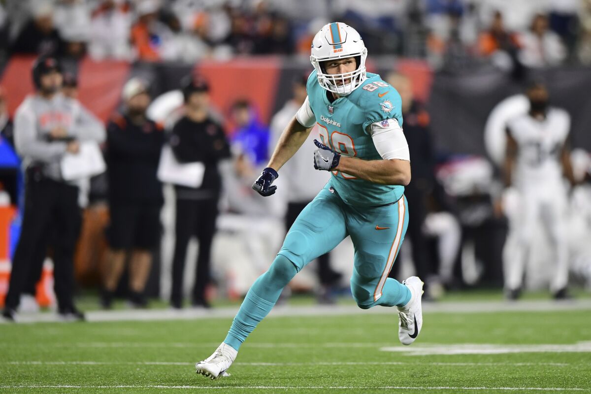 Miami Dolphins tight end Mike Gesicki runs for the play during a game against the Cincinnati Bengals.