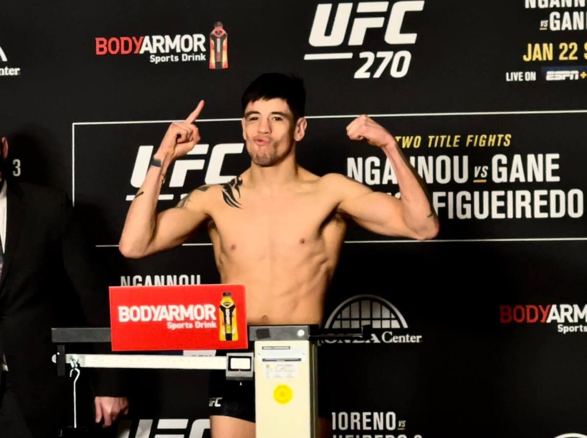 Brandon Moreno weighs in before UFC 270.