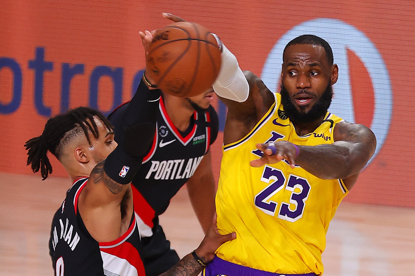 Lakers Lose To Portland Trail Blazers In Playoff Opener 100 93 Los Angeles Times