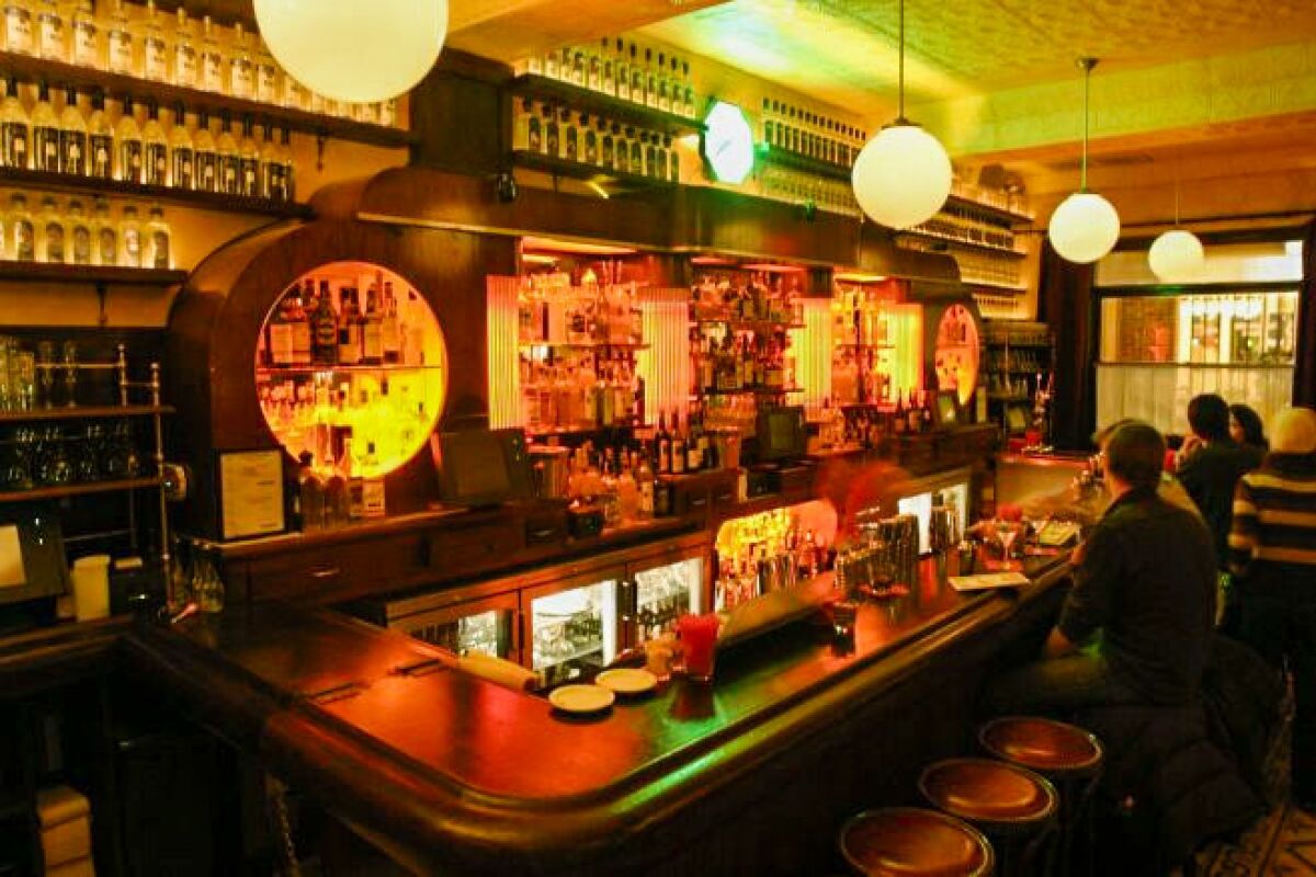An interior photo of Bar Lubitsch for