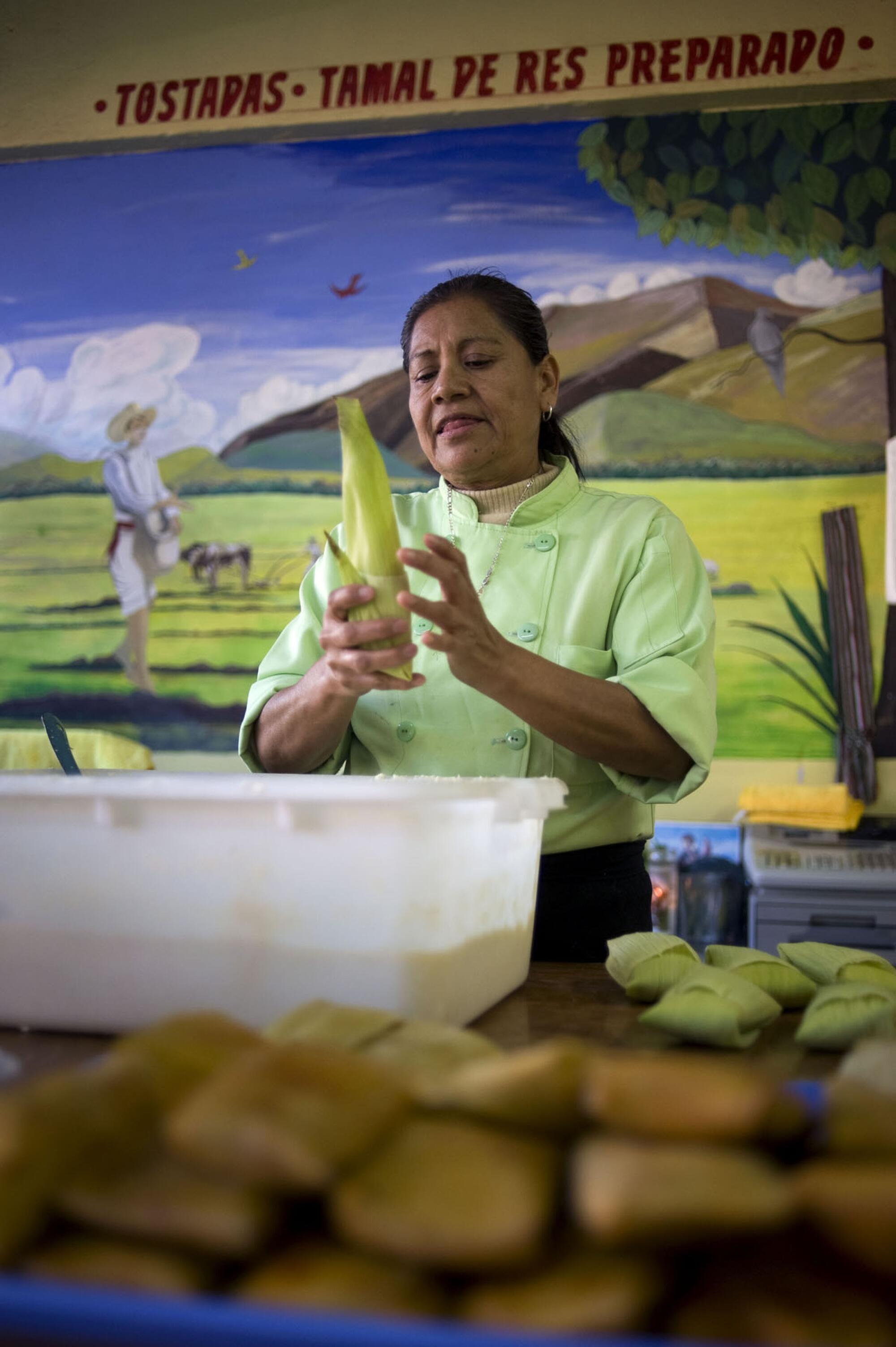 Esther Morales decidió quedarse en Tijuana, donde abrió un pequeño restaurante