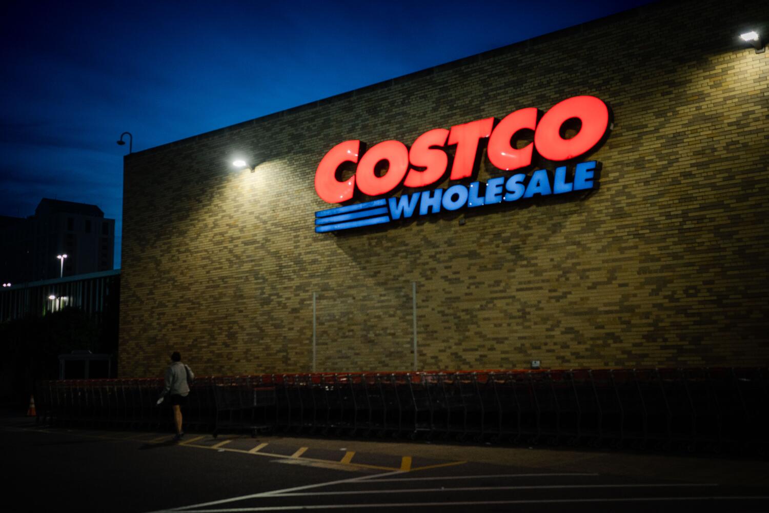 Hiltzik: Costco is bucking the right wing's anti-DEI campaign 1