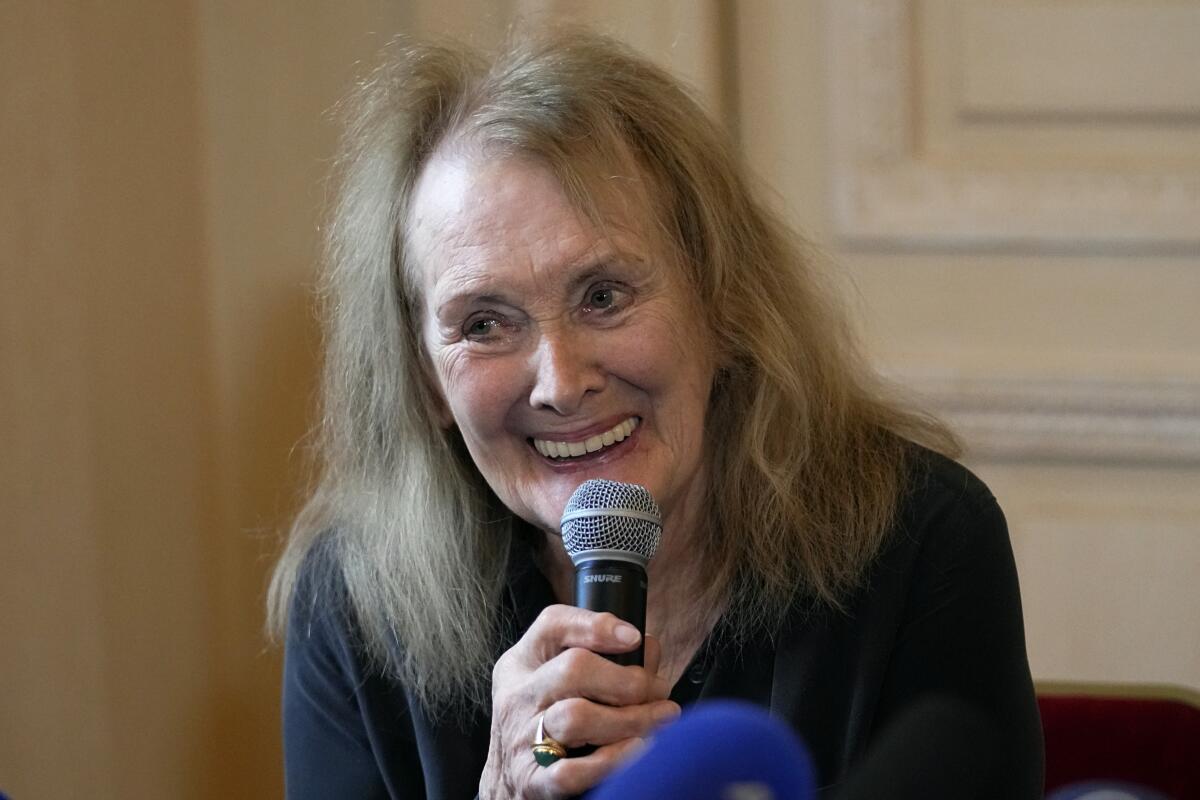 La autora francesa Annie Ernaux durante una conferencia de prensa 