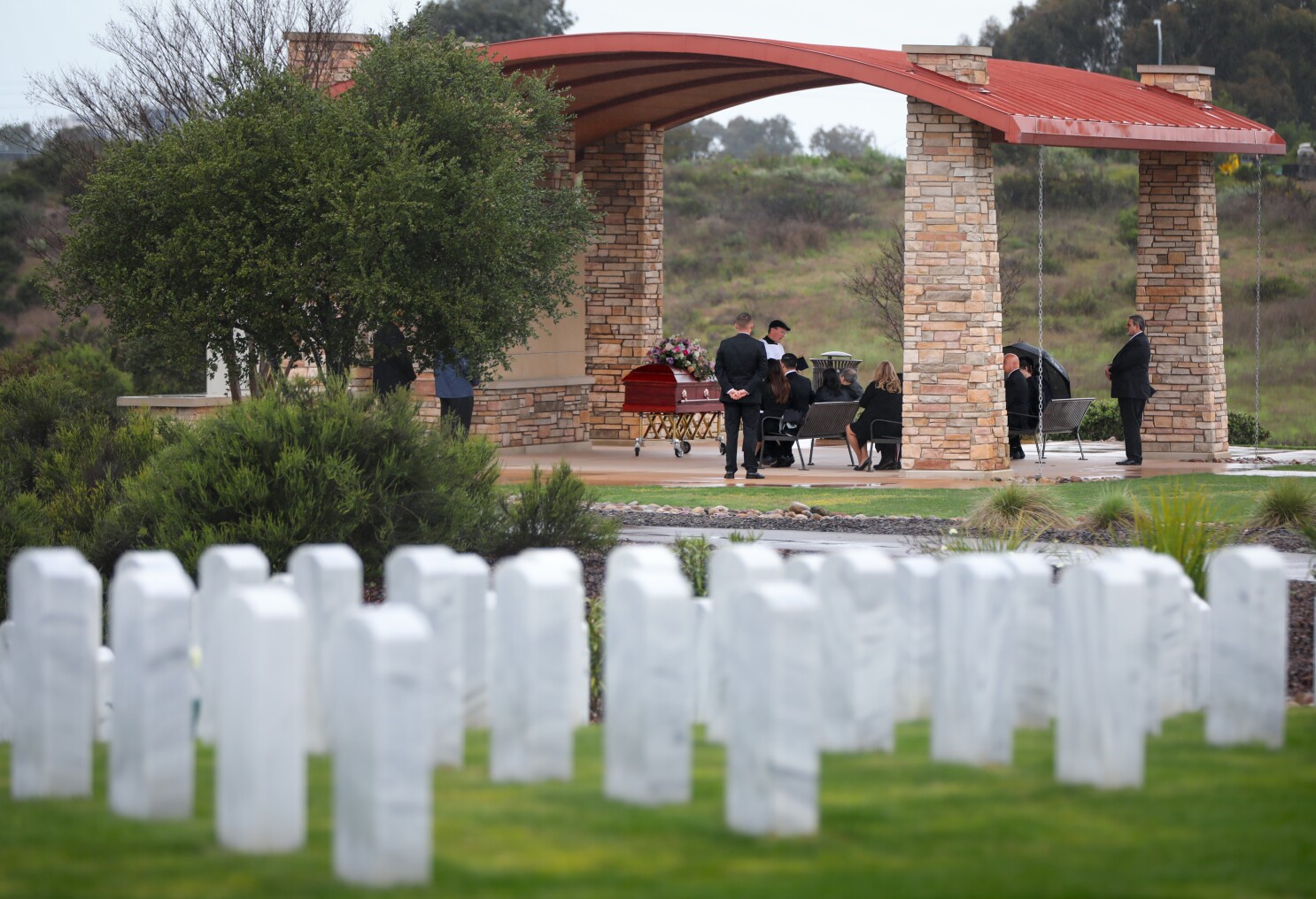 Funerals And Covid 19 Saying Goodbye 10 People At A Time The