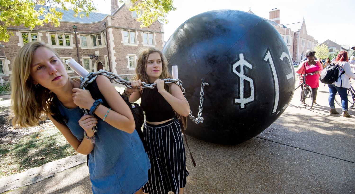 Scammers have seized on student loan forgiveness. Here's how to avoid them