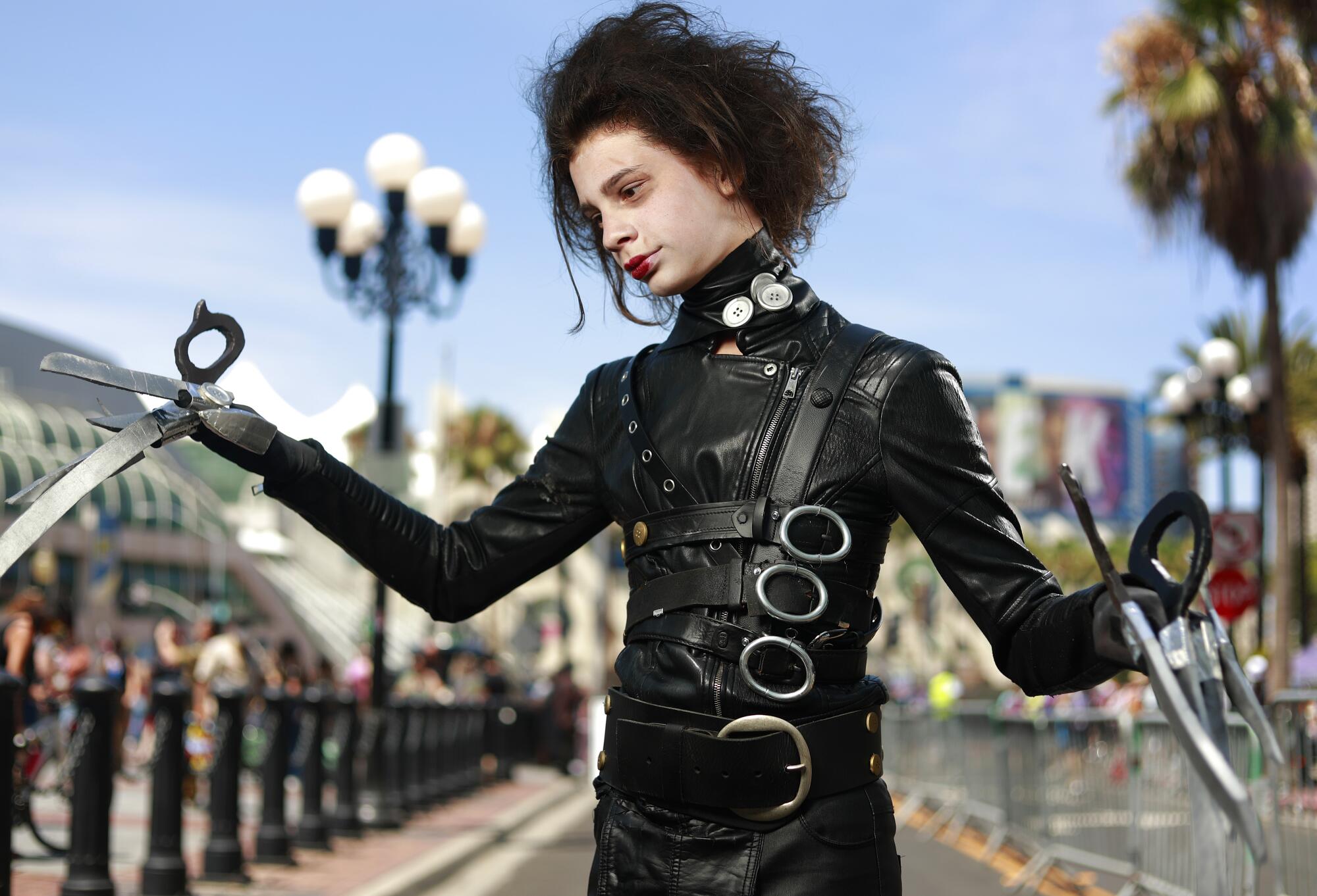Matias Pasman from the Netherlands dressed as Edward Scissorhands at Comic-Con.