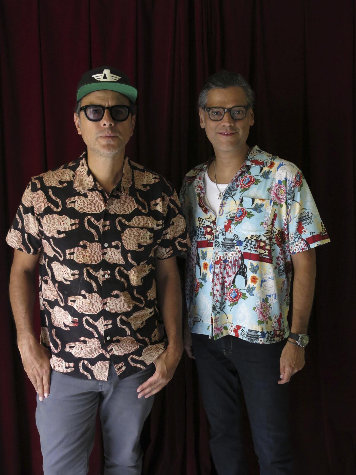 El vocalista Clemente Castillo, izquierda, y el guitarrista Flip Tamez de la