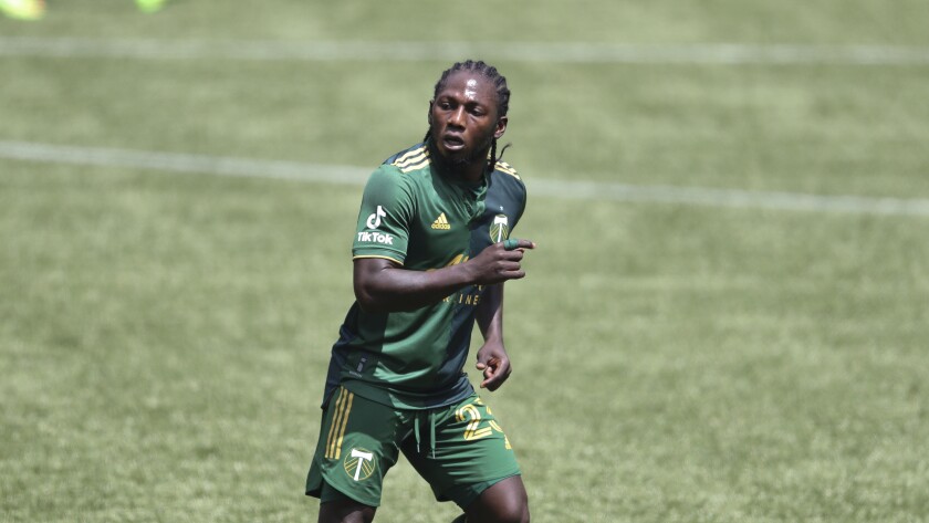Portland Timbers midfielder Yimmi Chara (23) runs