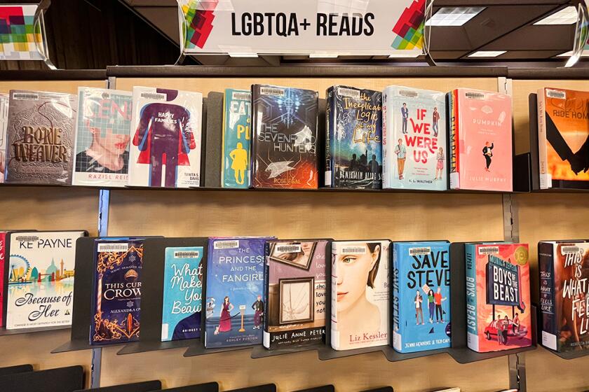 Orlando, Florida-April 11, 2023-At the Orlando Public Library there is an LGBTQA + reading area. Public libraries have not banned the same books that have been banned in some counties of Florida. (Carolyn Cole / Los Angeles Times)