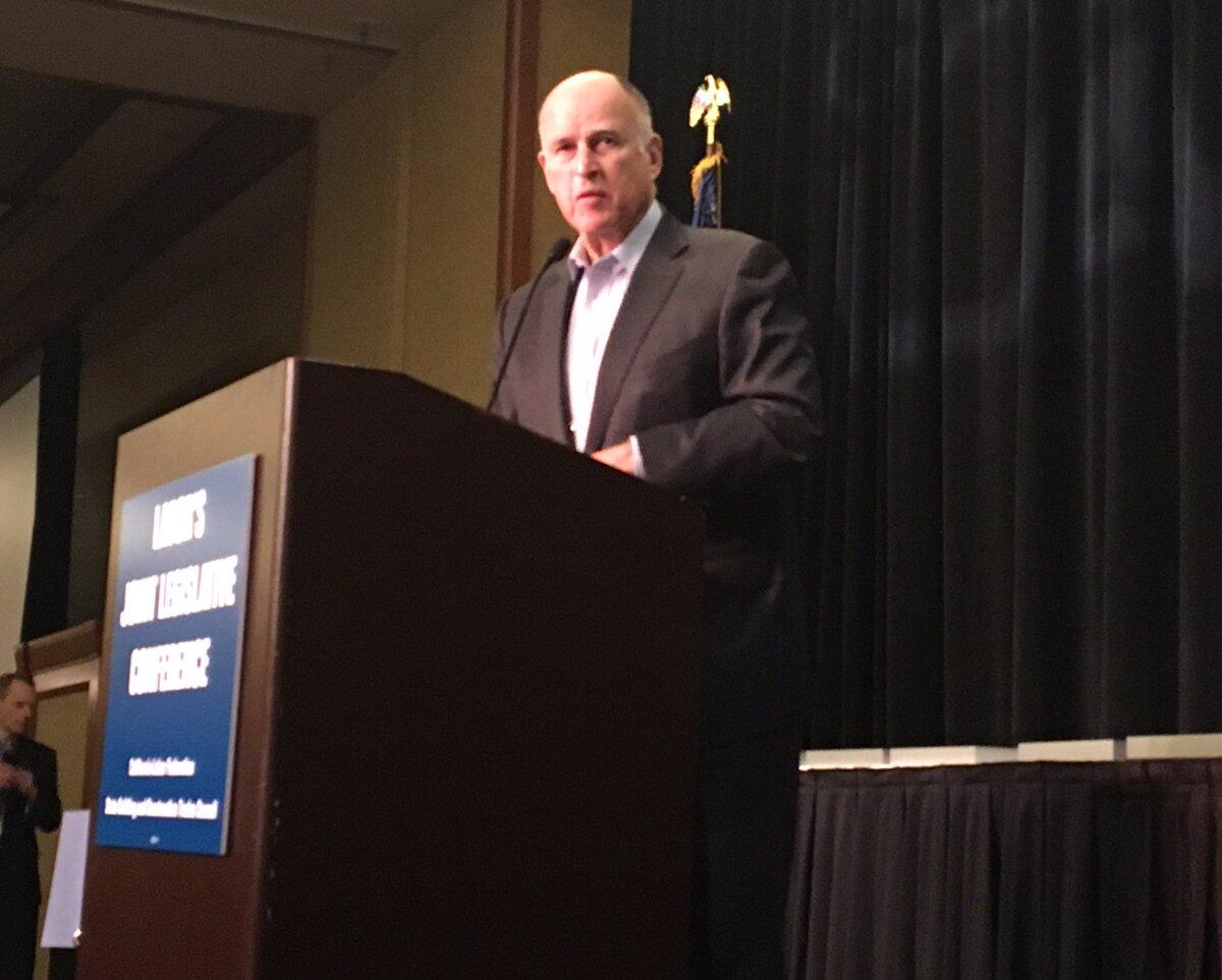 Gov. Jerry Brown speaks to union members at a dinner in Sacramento on Monday, Apr. 24.