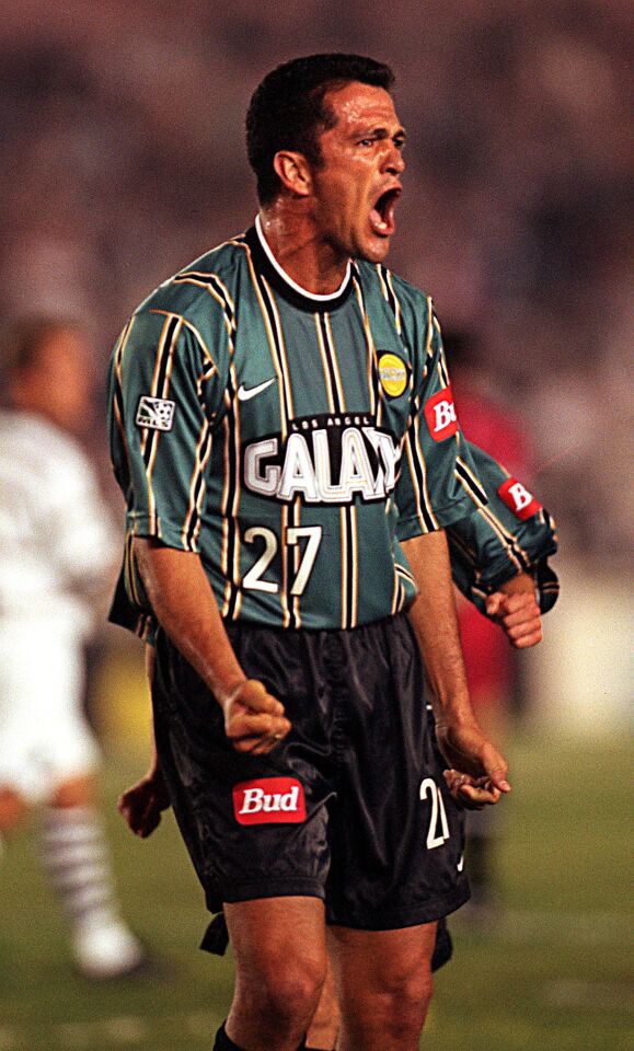 10. Carlos Hermosillo, LA Galaxy (1998-1999)