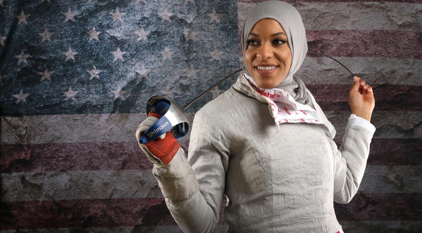 Ibtihaj Muhammad es una mujer musulmana de nacionalidad estadunidense que en Río 2016 rompió el molde y su deseo es sobresalir en esgrima y brillar más por lo deportivo que por lo social y cultural.