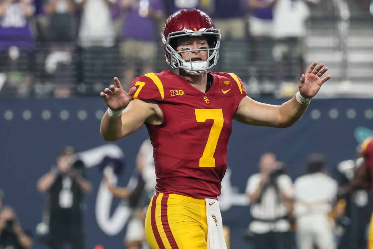 QB Miller Moss part of dispute that triggered USC investigation - Los  Angeles Times