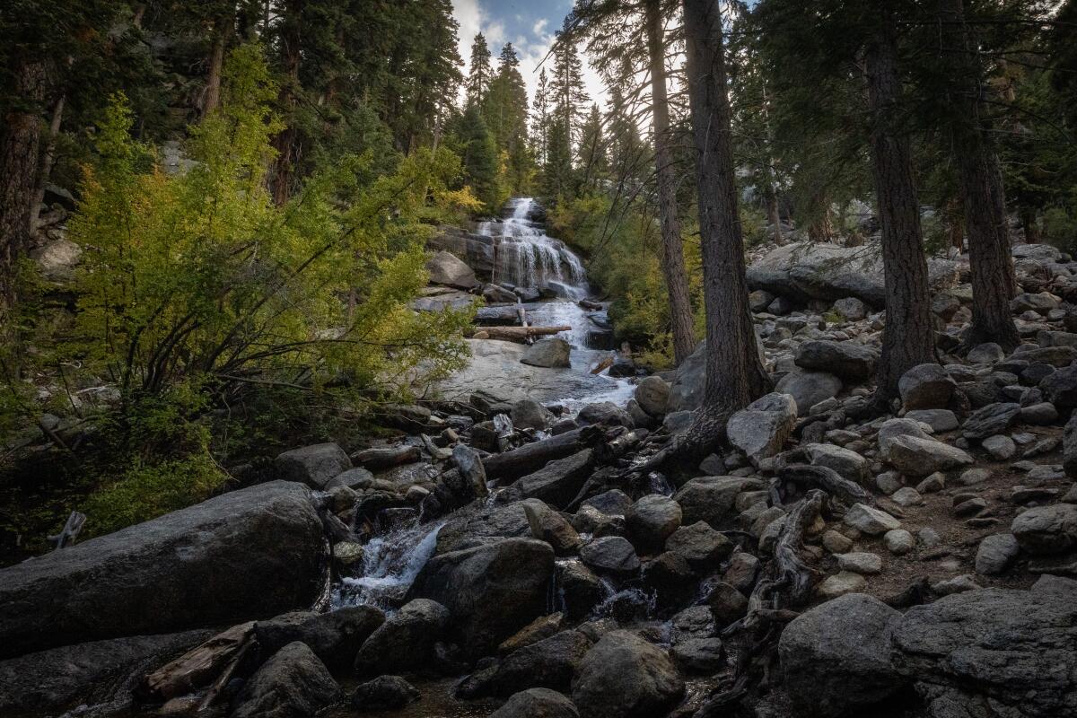 View of the lonely Pine Creek near the path of Mount Whitney.