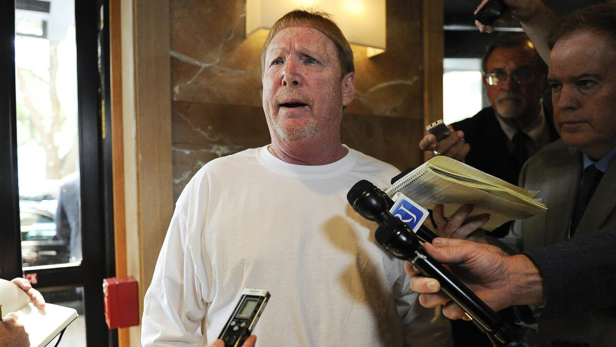 Raiders owner Mark Davis has been working on a plan to move the team from Oakland to Las Vegas, but the city and Alameda County are countering with a proposal to get a new stadium built in Oakland.
