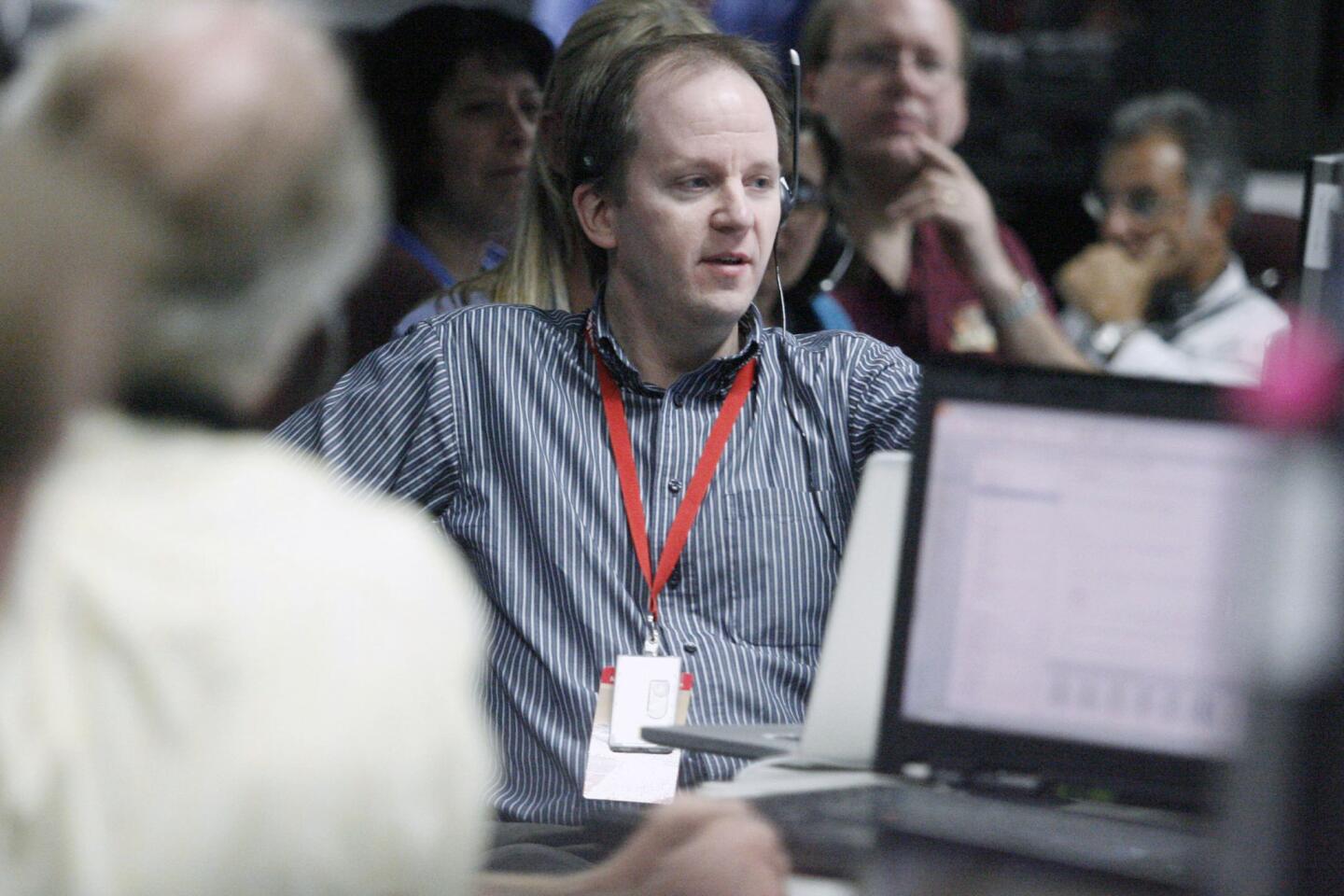 Gov. Jerry Brown visits JPL