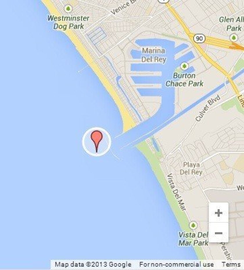 Boat Sinks Off Marina Del Rey Coast 2 Men Rescued Los Angeles Times