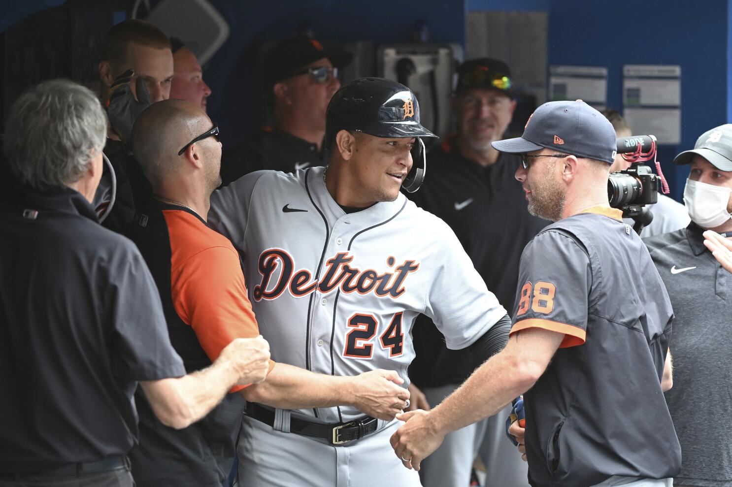 Miguel Cabrera ingresa al club de los 500 jonrones!