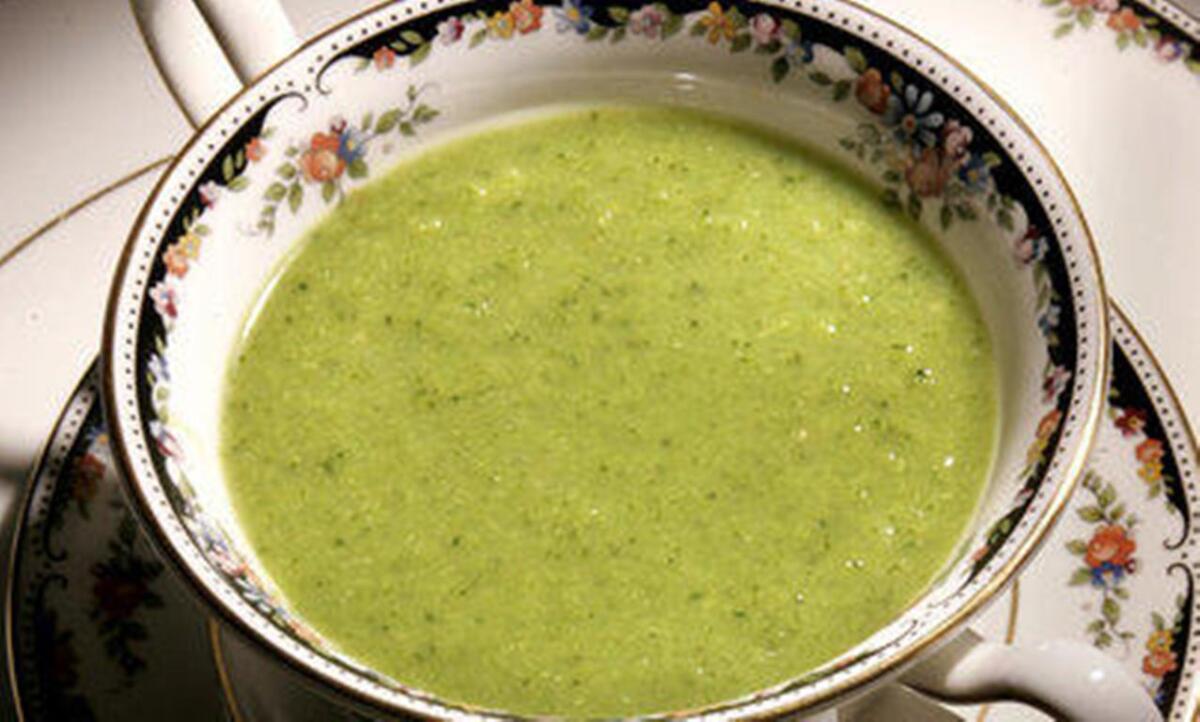 Creamy texture, but not a drop of dairy. Recipe: Broccoli soup