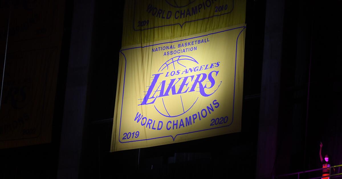 Lakers unveil NBA title banner, then barely beat lowly Rockets - Los  Angeles Times