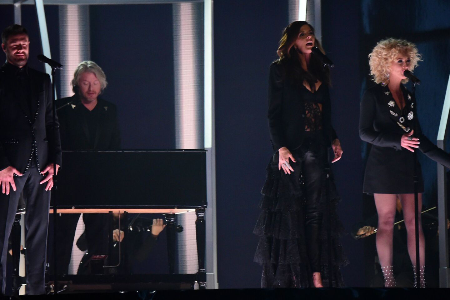 Little Big Town performs the song "Girl Crush."