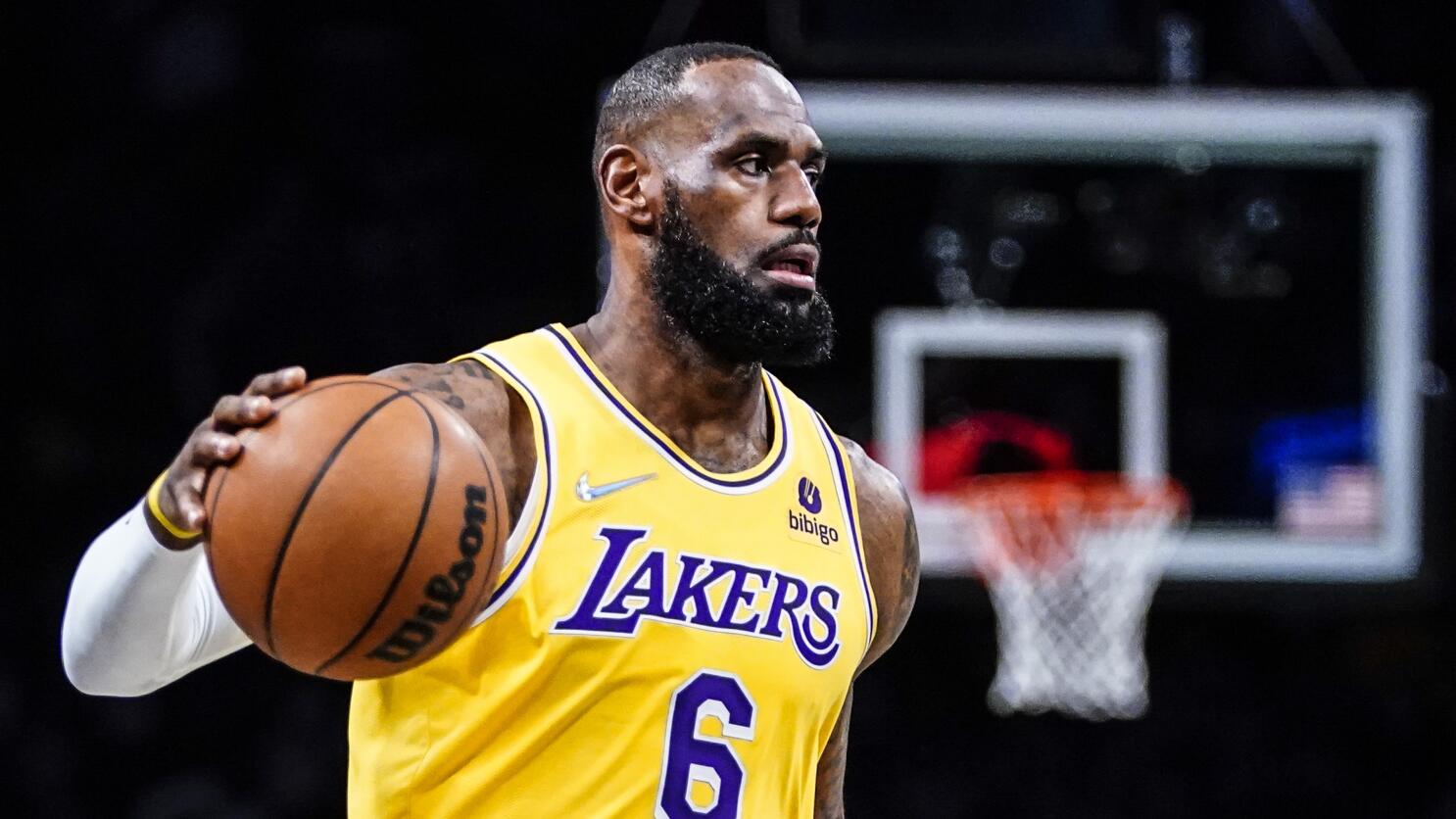 NBA players erupt as LeBron James breaks all-time scoring record - Lakers  Daily