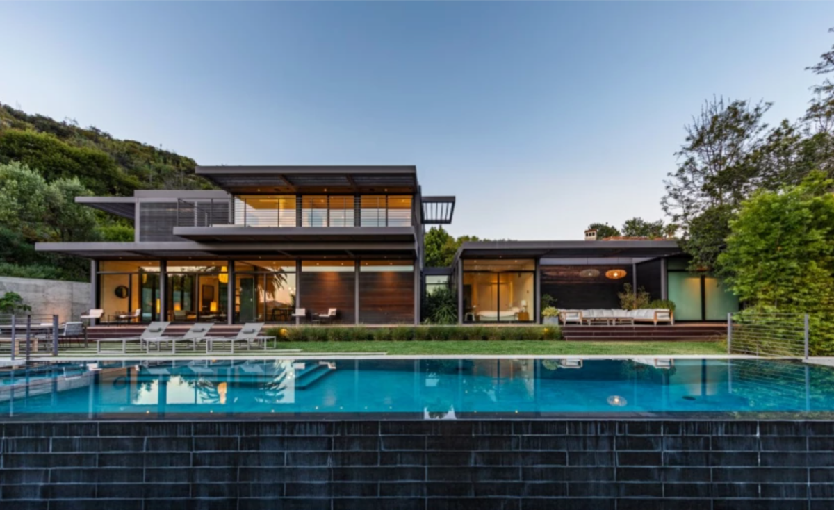 A reimaging of a hybrid-prefab home.
