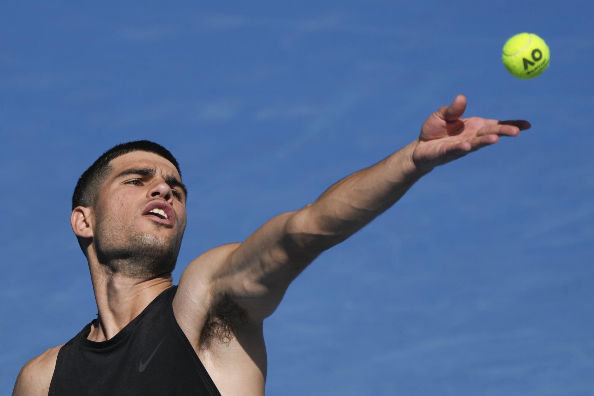 Carlos Alcaraz guarantees his hair will develop again in a number of days. These pictures present he isn’t kidding Carlos Alcaraz guarantees his hair will develop again in a number of days. These pictures present he isn’t kidding