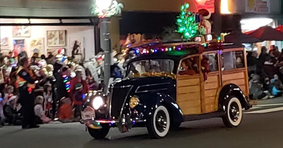 Photos Town turns out for Ocean Beach Holiday Parade Point Loma & OB