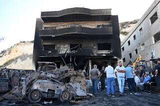 The Israeli army violated the ceasefire by launching more than ten airstrikes on the town of al-Musaylih