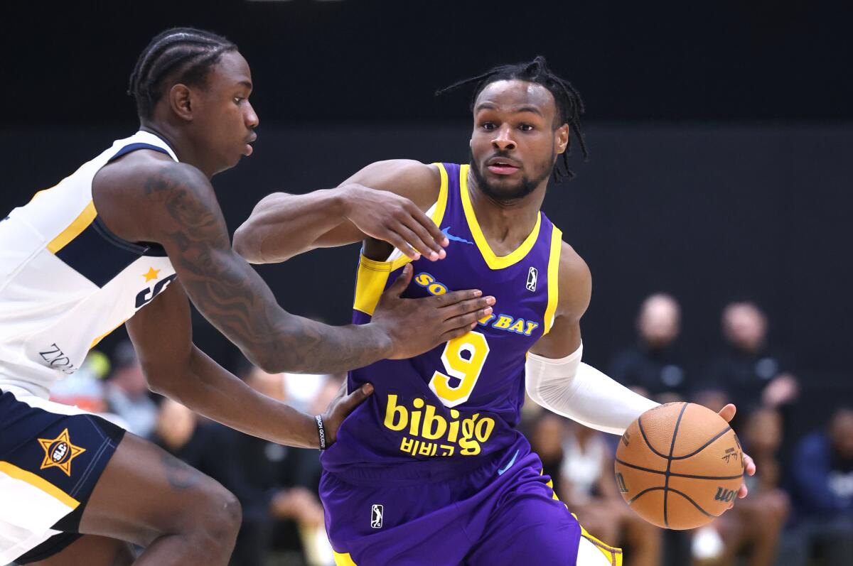 Bronny James, LeBron ve Lakers VIP'lerinin izlemesiyle G League'e ilk çıkışını yapıyor