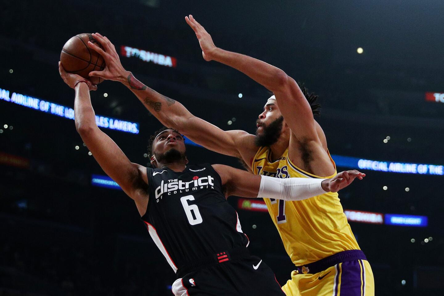 Washington Wizards v Los Angeles Lakers