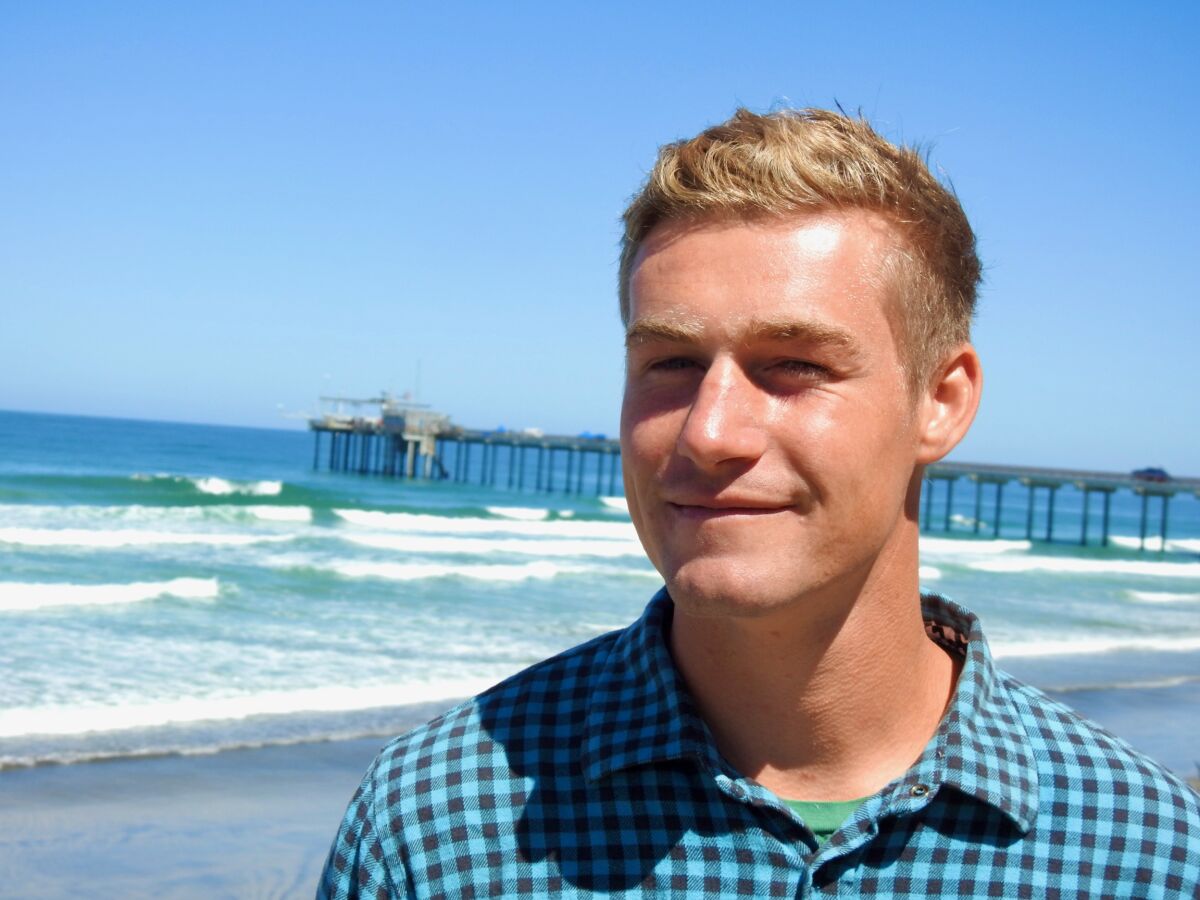 UC San Diego Ph.D. student Ian Stokes created a mathematical model for how pelicans exploit waves while gliding.