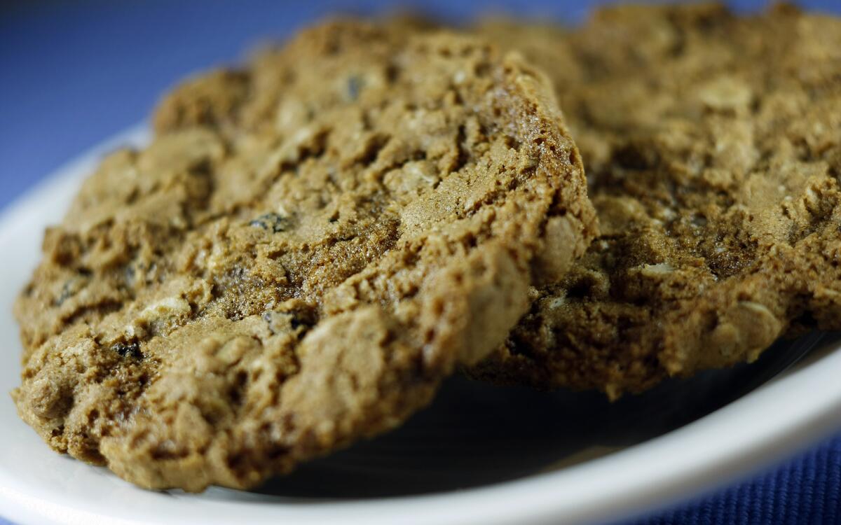 Corner Bakery Cafe's oatmeal currant cookies