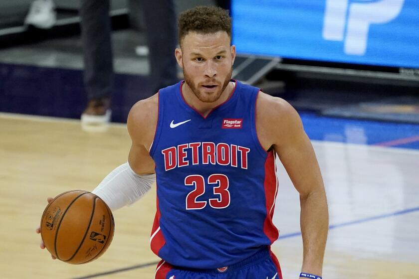 Detroit Pistons forward Blake Griffin (23) against the Phoenix Suns.