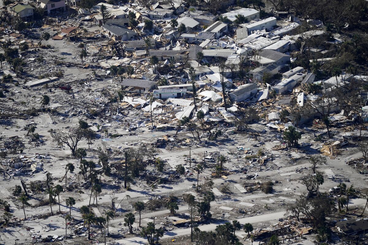 En esta foto aérea proveída por mediccorps.org se ven los daños causados por el huracán Ian en Estero Island
