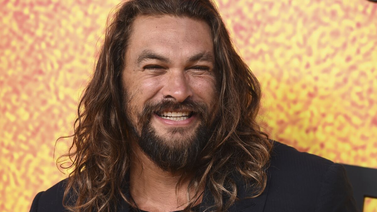 Jason Momoa shaved his head to raise awareness - Los Angeles Times