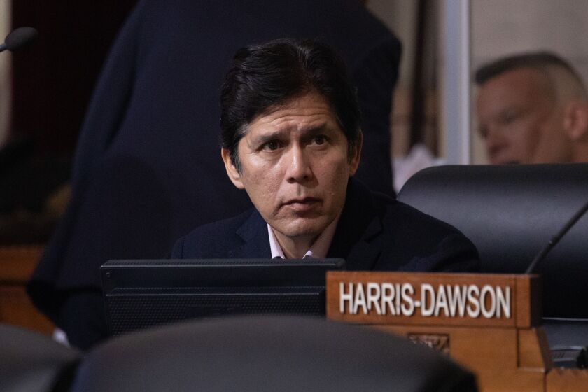  Los Angeles City Councilman Kevin de Leon returned to council chambers after a two month absence. 