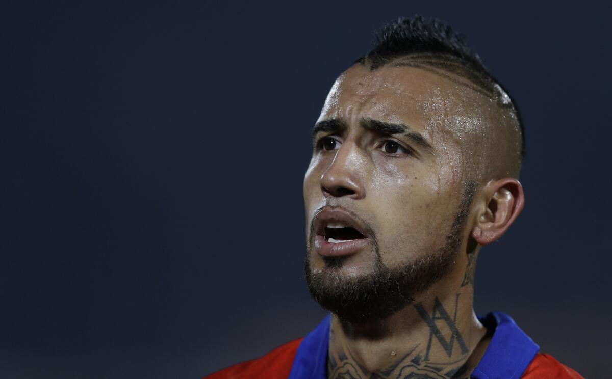 Arturo Vidal, caudillo de la selección de Chile y goleador de la Copa América, quedó detenido la madrugada del miércoles tras chocar su Ferrari cuando lo conducía bajo la influencia del alcohol.