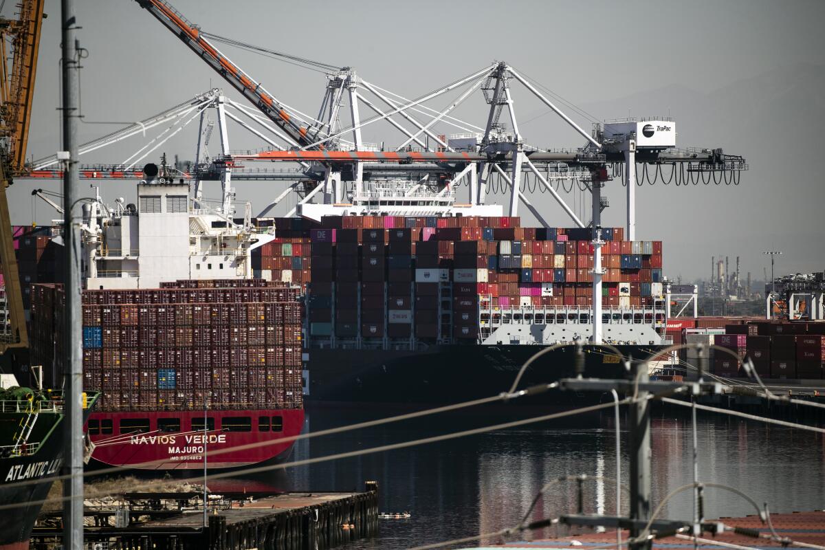 El colapso en el puerto de Los Ángeles hace tambalear a EE.UU.